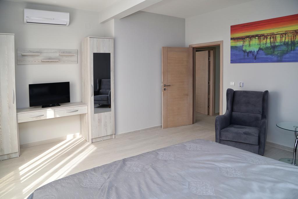 Apartmani Meb Dobra Voda Extérieur photo