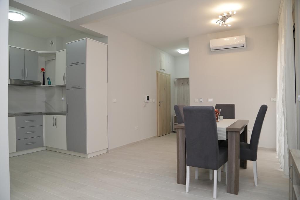 Apartmani Meb Dobra Voda Extérieur photo